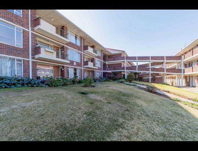 2 BEDROOM APARTMENT FOR SALE IN FLORIDA